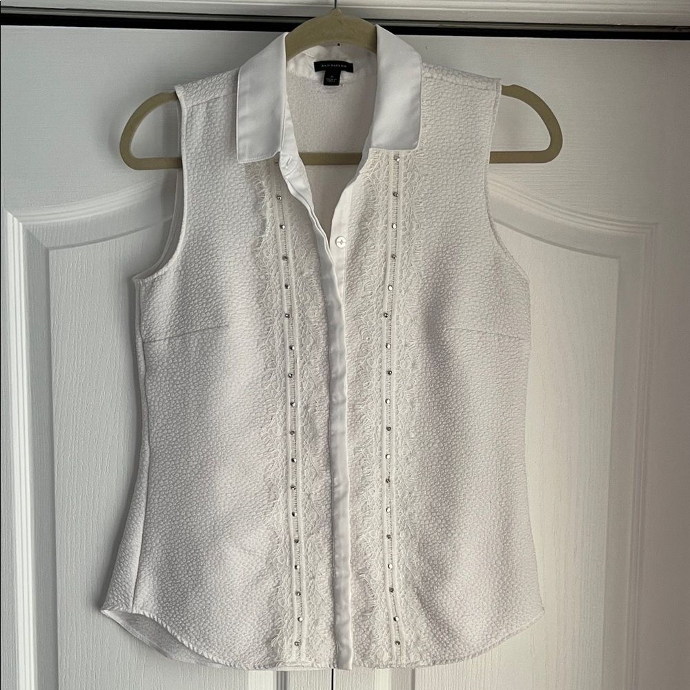 Ann Taylor Textured White Sleeveless Blouse